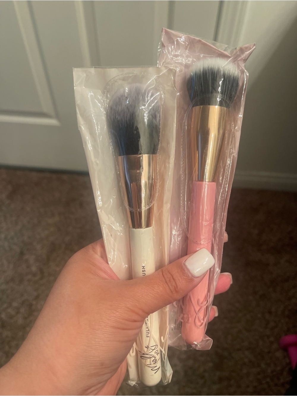 Soft Powder & Blush Face Brush Duo - Pink and White